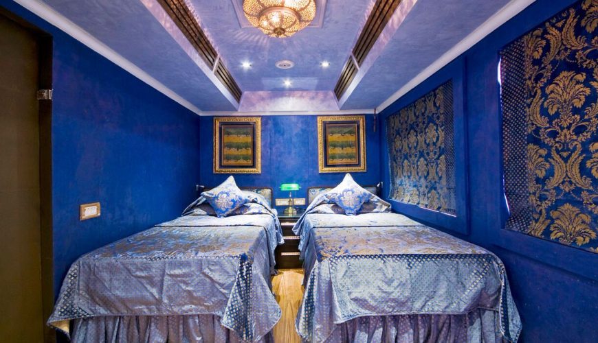 Palace on Wheels Deluxe Bedroom