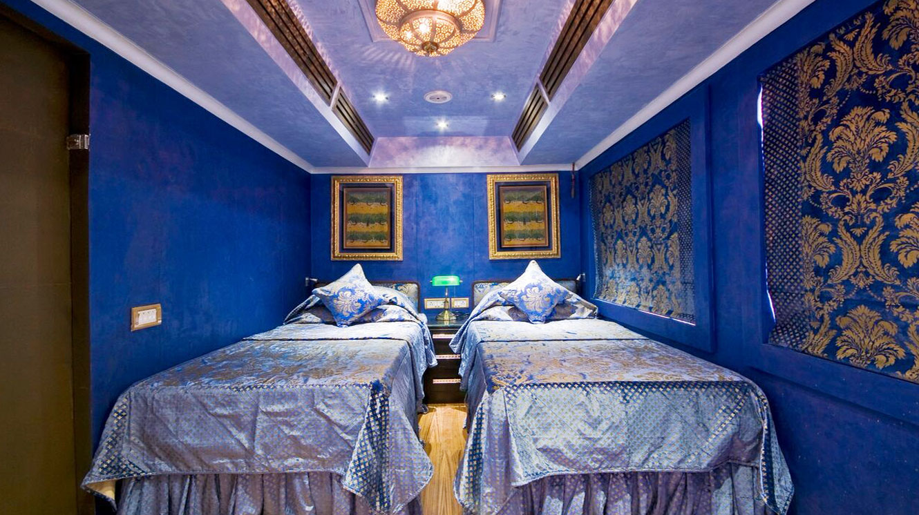 Palace on Wheels Deluxe Bedroom